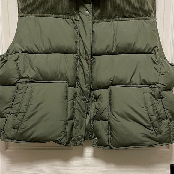 American Eagle | Army Green | Snap/Zipper Front Closure | Puffer Vest | Size XXL - Picture 3 of 16
